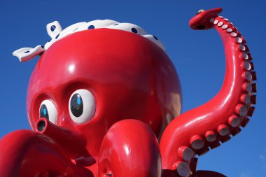 Aichi, Japonya - 9 Aralık 2024: Japonya 'daki Himaka-jima adasında bir ahtapot heykeli