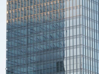 Tokyo, Japonya - 27 Şubat 2025: Tokyo 'daki bina pencereleri