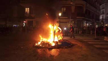 Valencia, İspanya - 19 Mart 2025: Valencia, İspanya 'da Yangın Festivali veya Fallas