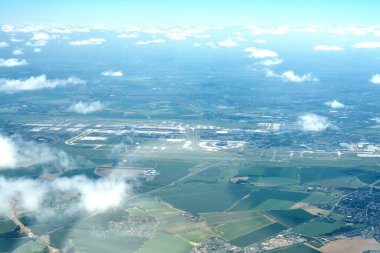 Roissy-en-France, Fransa - 22 Mayıs 2025: Paris Charles de Gaulle Havaalanı veya CDG