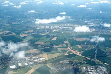 Roissy-en-France, Fransa - 22 Mayıs 2025: Paris Charles de Gaulle Havaalanı veya CDG