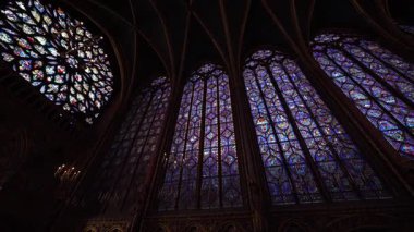 Paris, Fransa - 20 Mayıs 2025: Paris Sainte-Chappell 'de Güzel Leke Camlar