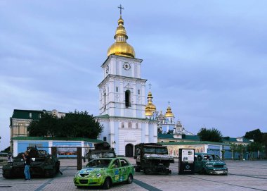St. Michael 's Altın Kubbeli Manastırı