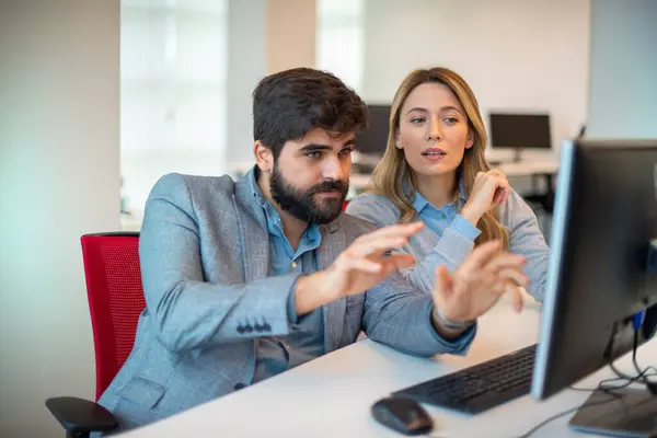 Two Diverse Businesspeople Chatting Sitting Computer Office Bearded Businessman Sharing — Stock Photo, Image