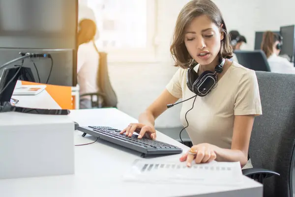 Beautiful Young Business Woman Working Documents Computer Her Office Desk — Stock Photo, Image