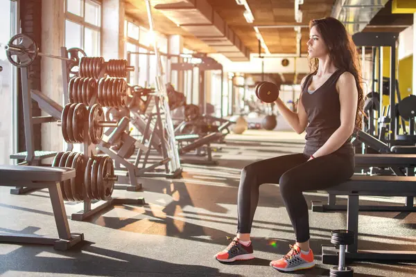 Attractive Girl Doing Dumbbell Exercises Gym — Stock Photo, Image