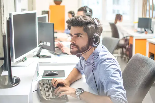 Young Handsome Male Technical Support Agent Working Computer Call Centre — Stock Photo, Image