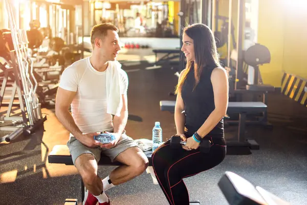 Sporty Friends Talking While Taking Break Hard Workout Gym — Stock Photo, Image