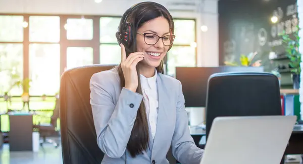 Young Businesswoman Headset Working Laptop Modern Office — Stock Photo, Image