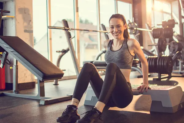 Beautiful Young Fit Woman Doing Triceps Dips Fitness Stepper Gym — Stock Photo, Image