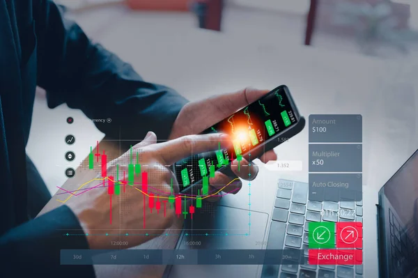 Investment Concept Man Using Mobile Phone Trading Stock Stock Market — Φωτογραφία Αρχείου