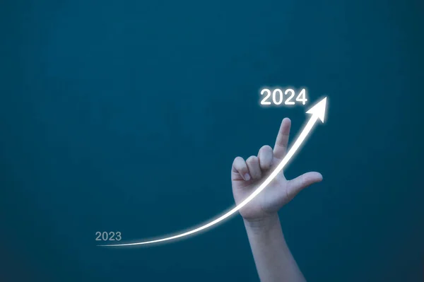 전략적 컨셉은 개념을 준비하기 2023 년부터 2024 년까지 화살표를 증가시키기 — 스톡 사진