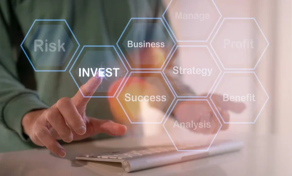Plano Negócios Conceito Estratégia Empresário Apresentando Estratégia Investimento Benefícios Para — Fotografia de Stock
