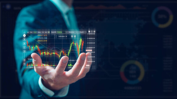 планирование и стратегия инвестиционной и финансовой концепции, фондовый рынок, рост бизнеса, прогресс или концепция успеха. Бизнесмен или трейдер демонстрирует растущий объем виртуальной голограммы, инвестируемой в торговлю