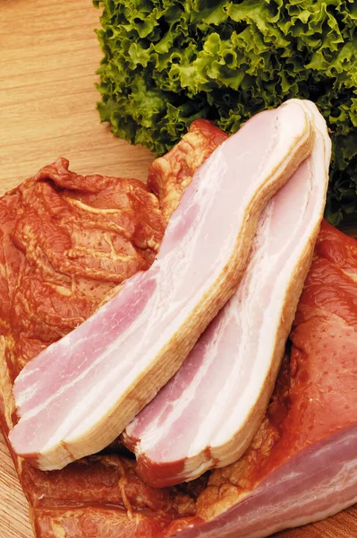 Bacon Fatiado Com Folhas Salada — Fotografia de Stock