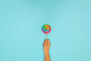 Tatlılık ve Minimalizm Gökkuşağı Lolipopu