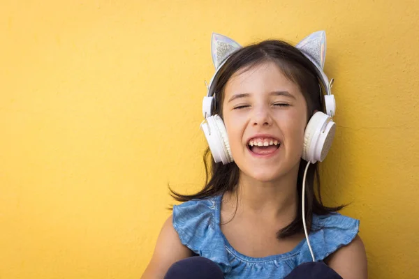 Little Girl Singing Funny Design Headphones Cute Kid Listening Music — Stock Photo, Image