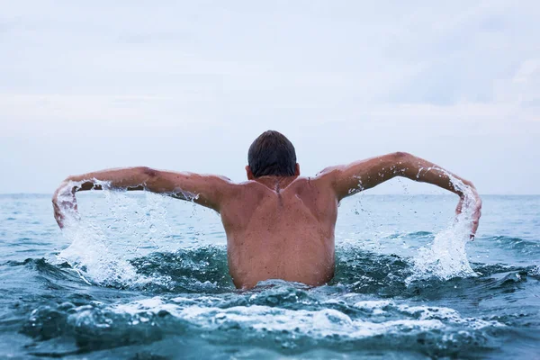Back Young Man Arms Open Training Open Sea Practicing Butterfly — Stock Photo, Image