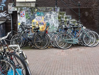 Şehirde bisiklet parkı