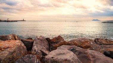 Gölün güzel manzarası