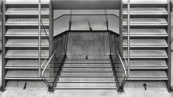 Escadaria Interior Edifício Moderno — Fotografia de Stock