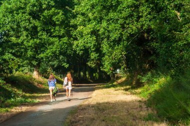 Hacılar St. James yolda 