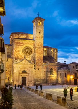 İspanya 'nın Guadalajara kentindeki Sigenza kasabasının Belediye Başkanı ve Katedrali