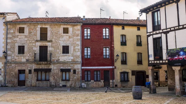 Casas Arquitetura Tradicional Nas Ruas Covarrubias Espanha — Fotografia de Stock