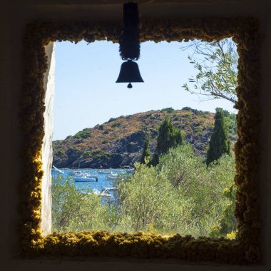 Akdeniz manzaralı Kadavralar