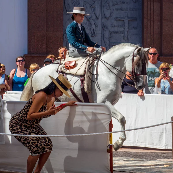 Fuengirola Malaga Hiszpania 2022 Jeździecka Rocio Gonzalez Wystawie Podczas Obchodów — Zdjęcie stockowe