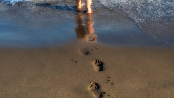 Impronte Sulla Spiaggia Nella Sabbia — Foto Stock
