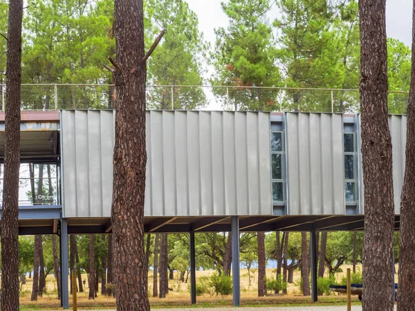 İspanya 'nın Caceres kentindeki El Anillo spor kompleksi binası