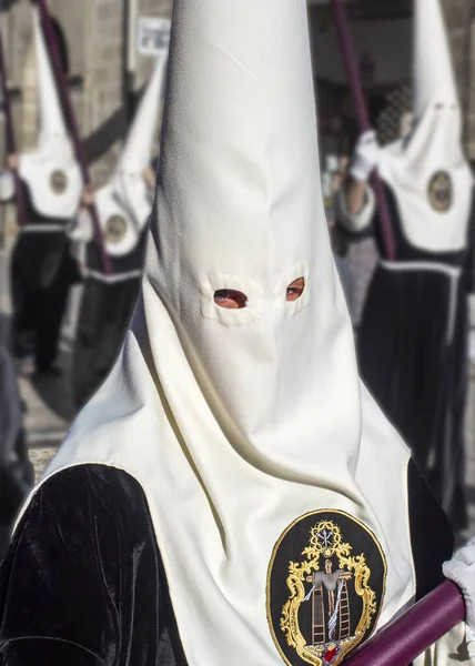 Baeza Jaen Spain 2023 Nazarenes Parading Traditional Attire Celebration Holy — Stock Photo, Image
