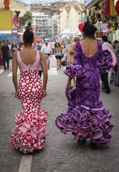 Fuengirola Malaga Hiszpania 2023 Ludzie Kostiumach Flamenco Podczas Obchodów Feria — Zdjęcie stockowe