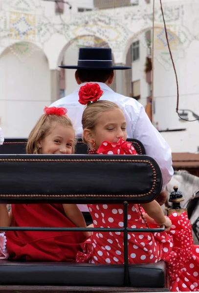 Fuengirola Malaga Hiszpania 2018 Dzieci Ubrane Strój Jeździecki Koniach Podczas — Zdjęcie stockowe