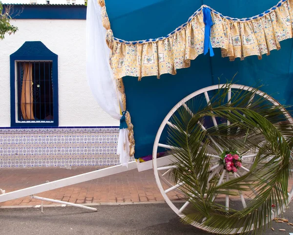 Традиційний Іспанський Візок Квітами — стокове фото
