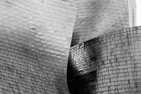 Титановый Фасад Музея Гуггенхайма Бильбао — стоковое фото