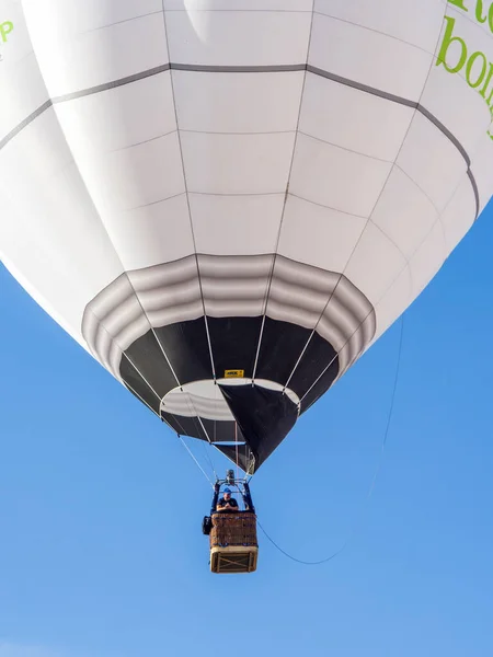 Färgglada Varmluftsballong Blå Himmel — Stockfoto