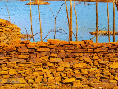 Gossan rezervuarındaki kimyasal yağış jeoformları, Riotinto madenleri, Huelva.