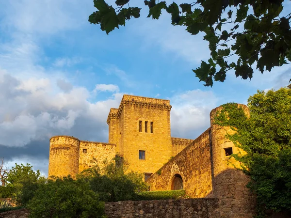 西班牙Jarandilla城堡城墙的外景 — 图库照片