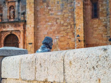 Lerma sokaklarında İspanyol oyun yazarı Jose de Zorrilla 'yı onurlandıran heykel