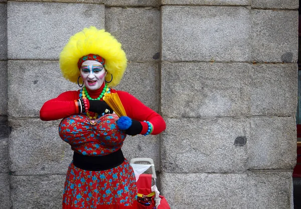 Madrid Spanien 2017 Straßenpantomime Verkleidet Als Frau Auf Den Straßen — Stockfoto