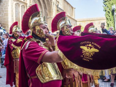 Ubeda, Jaen, İspanya. 04/16/2021. Ubeda, Jaen, İspanya 'nın geleneksel kutsal haftasında müzik grubu.