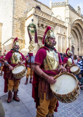 Ubeda, Jaen, İspanya. 04/16/2021. Ubeda, Jaen, İspanya 'nın geleneksel kutsal haftasında müzik grubu.