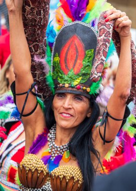 Fuengirola, Malaga, İspanya. 04/30/2024. Her yıl Mayıs ayının başında Fuengirola 'nın ana caddelerinden geçen Internacional de los Paises 2024 festivalinin açılış töreni.