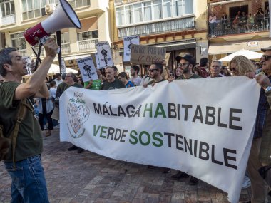 11/09/2024. Malaga, İspanya. Malaga kentindeki emlak spekülasyonlarına karşı gösteri.