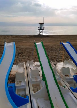 İspanya, Benalmadena sahilinde eğlence tekneleri