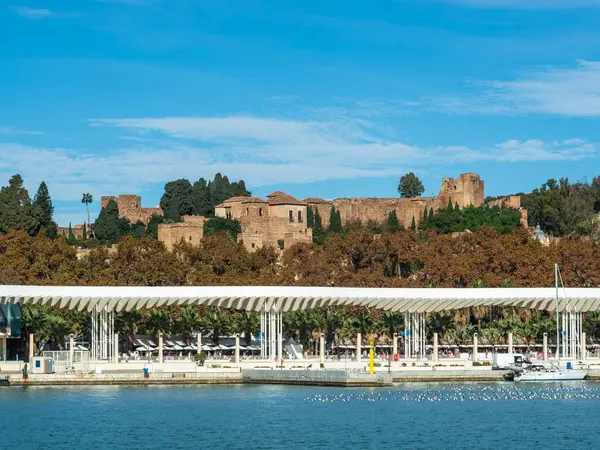 Malaga 'nın Moorish kalesi liman 1' de görüldü.