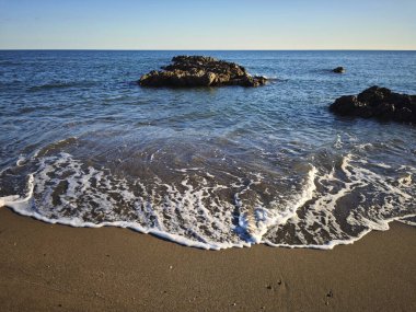 Deniz kıyısının güzel manzarası