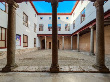 İspanya ile Portekiz arasında imzalanan Tordesillas Antlaşması 'nın Evinin İçi.